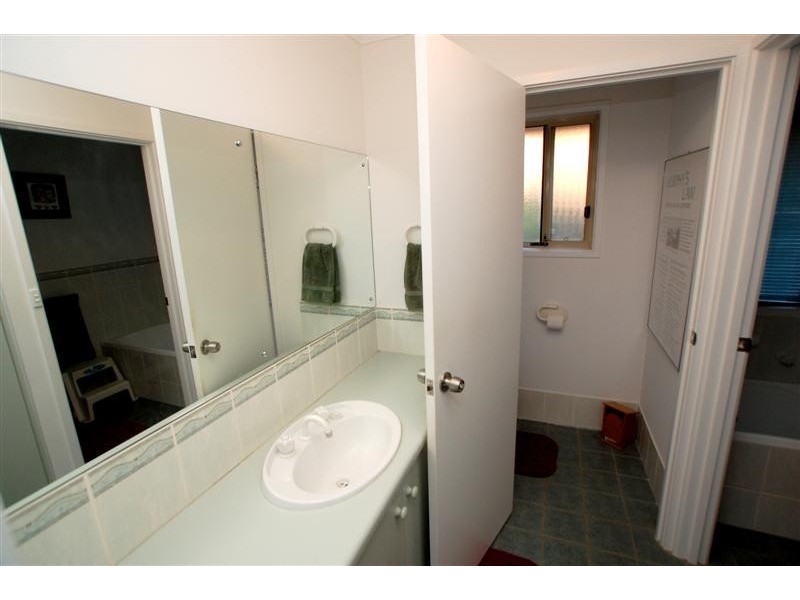 8 The Oaks Parade, Aberfoyle Park SA 5159