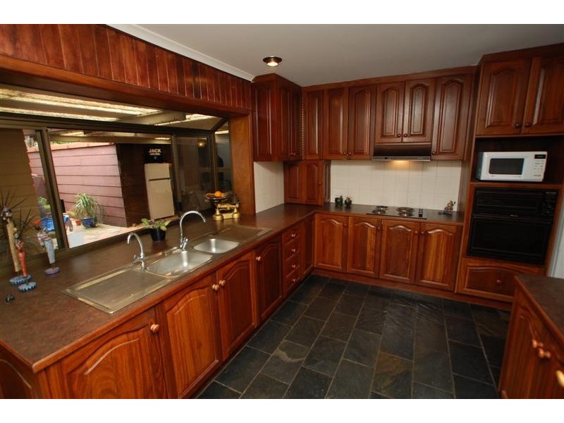 19 Booth Avenue, Happy Valley SA 5159