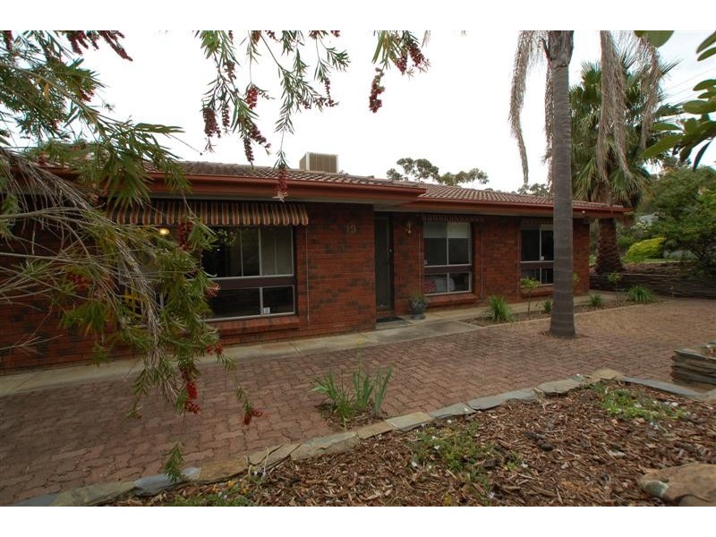 19 Booth Avenue, Happy Valley SA 5159