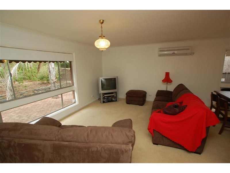 19 Booth Avenue, Happy Valley SA 5159