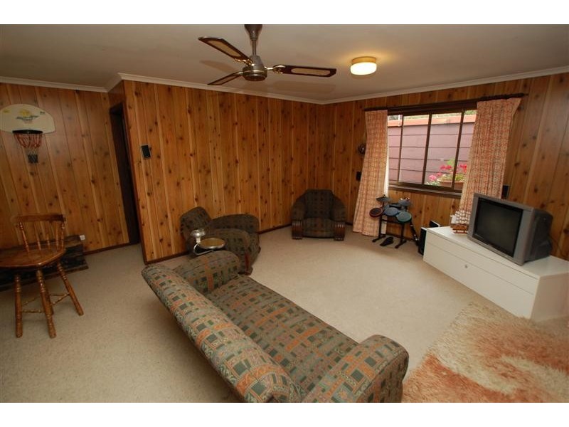19 Booth Avenue, Happy Valley SA 5159