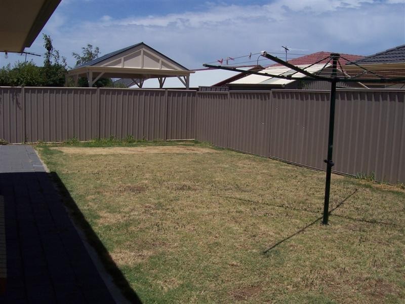 9 Sovereign Drive, Woodcroft SA 5162