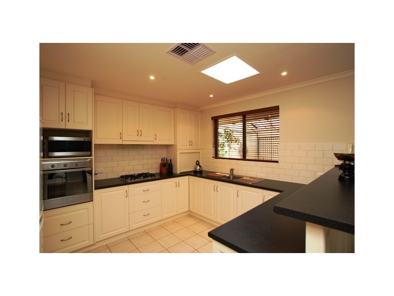 4 Hartley Street, Flagstaff Hill SA 5159