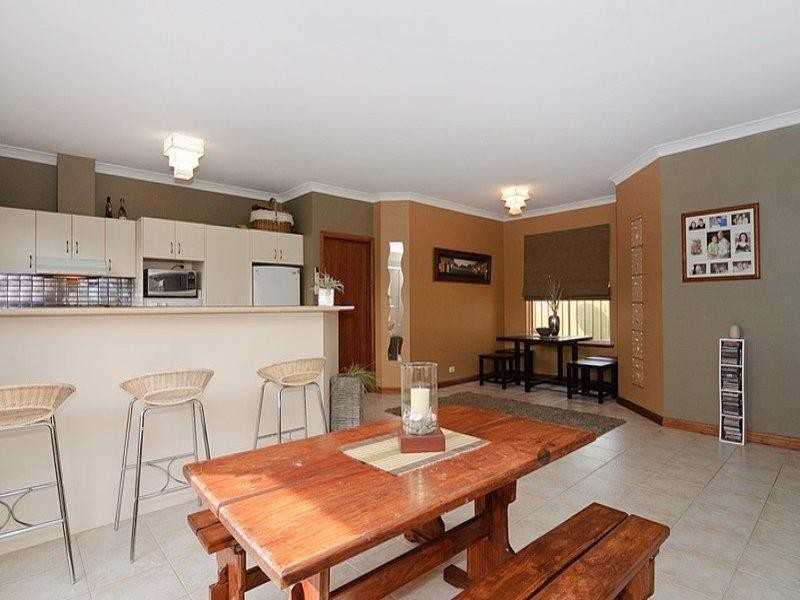 11a Rotorua Ave, Park Holme SA 5043