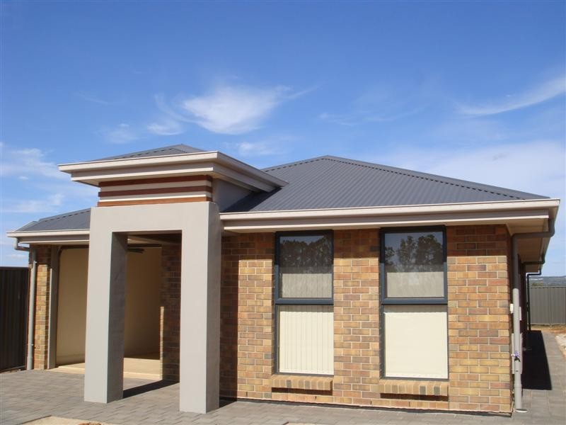 10 Glenrowen Street, Andrews Farm SA 5114