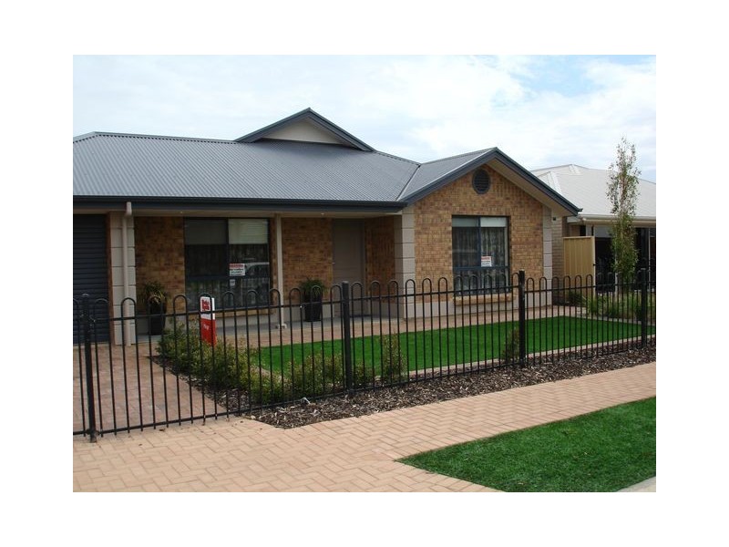 3 Cowra Crescent, Park Holme SA 5043
