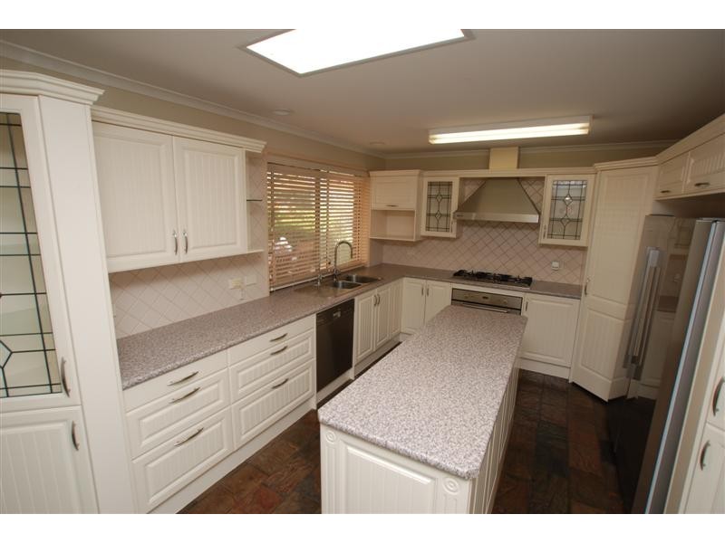17 Greenfield Rise, Aberfoyle Park SA 5159