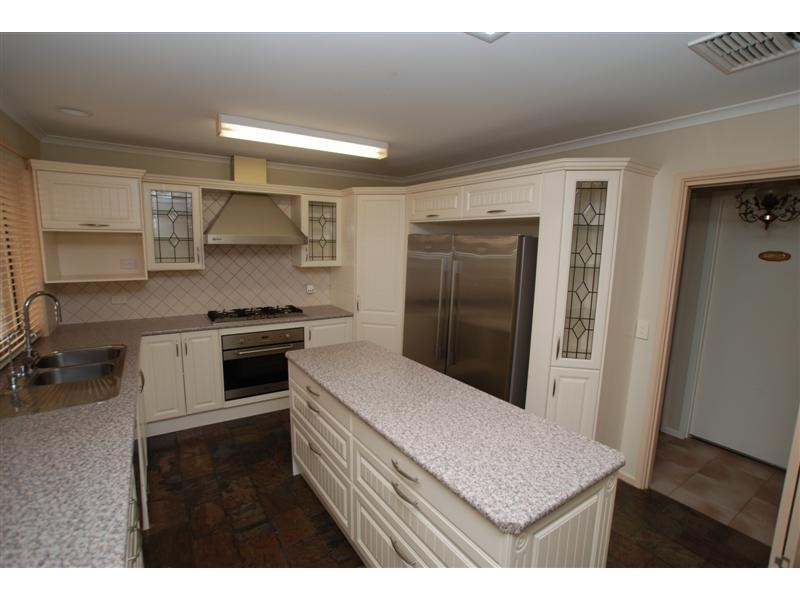 17 Greenfield Rise, Aberfoyle Park SA 5159