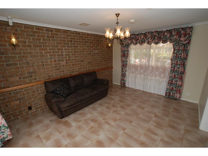 17 Greenfield Rise, Aberfoyle Park SA 5159