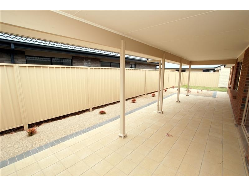 2 Buoy Crest, Seaford Meadows SA 5169