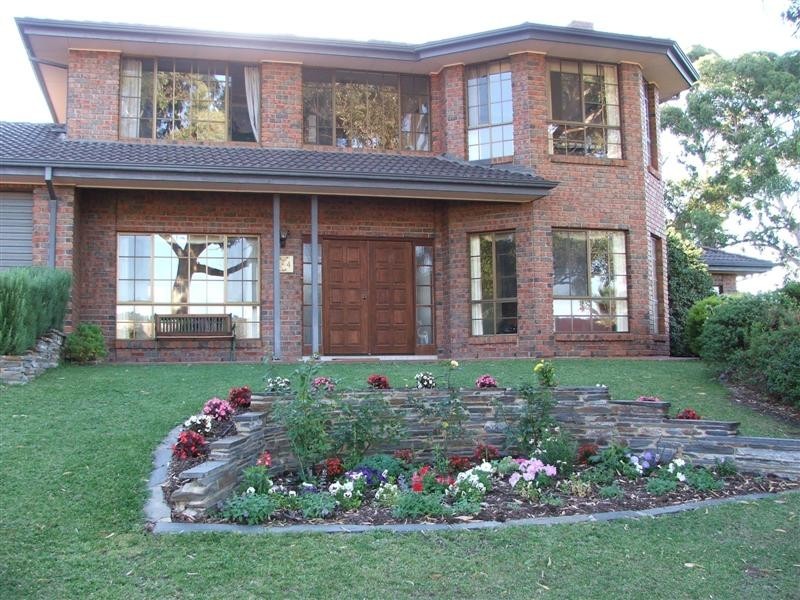 4 Goldfinch Place, Flagstaff Hill SA 5159