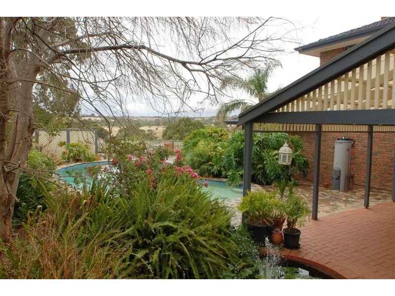 4 Goldfinch Place, Flagstaff Hill SA 5159