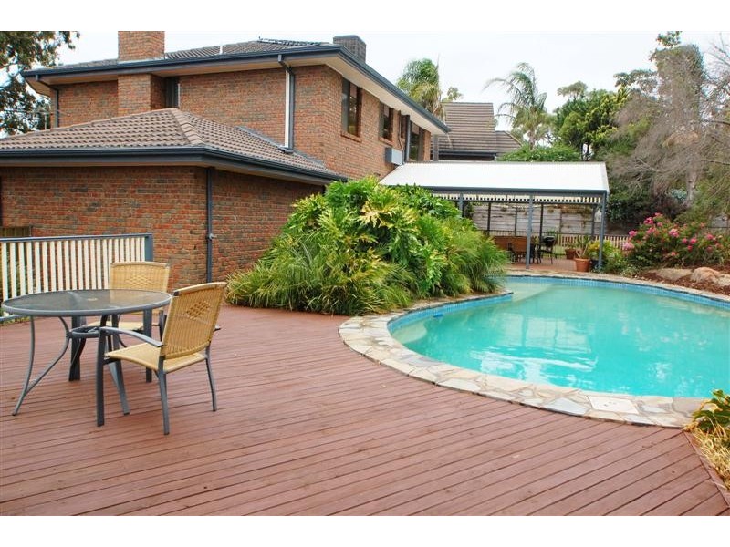 4 Goldfinch Place, Flagstaff Hill SA 5159