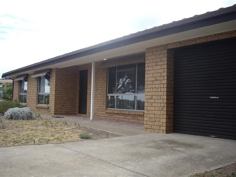 4 Falcon Avenue, Hallett Cove SA 5158