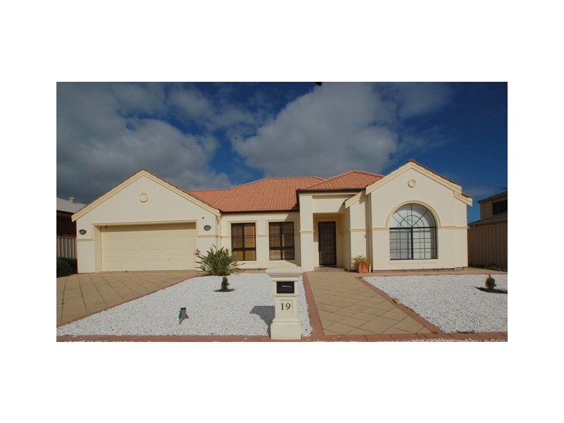 19 Ingleton Drive, Hallett Cove SA 5158