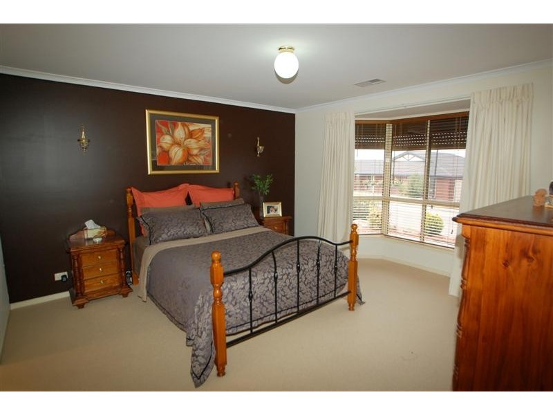 1 Overland Crescent, Sheidow Park SA 5158