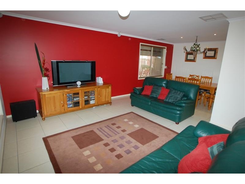 1 Overland Crescent, Sheidow Park SA 5158