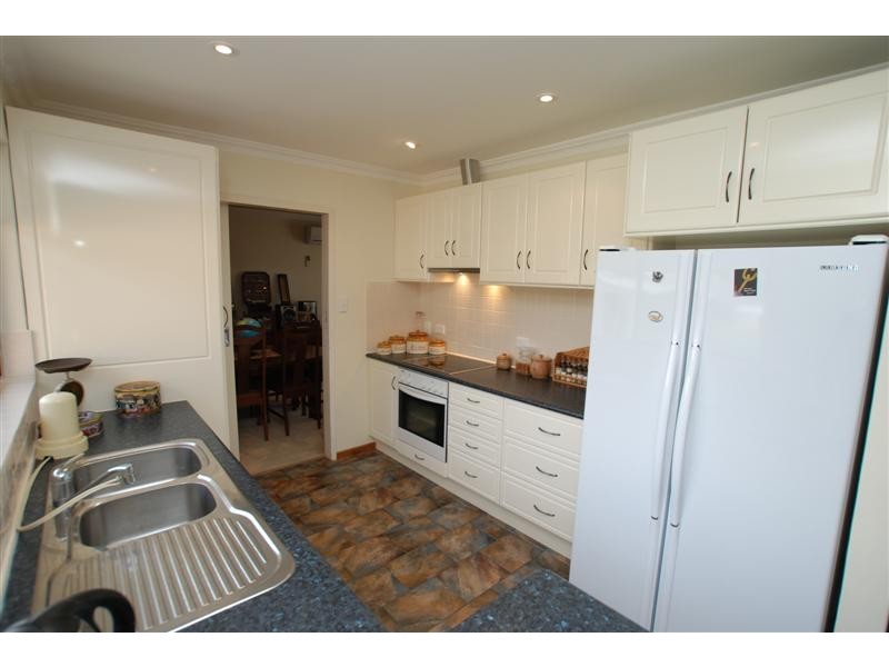 6 Balee Road, Happy Valley SA 5159