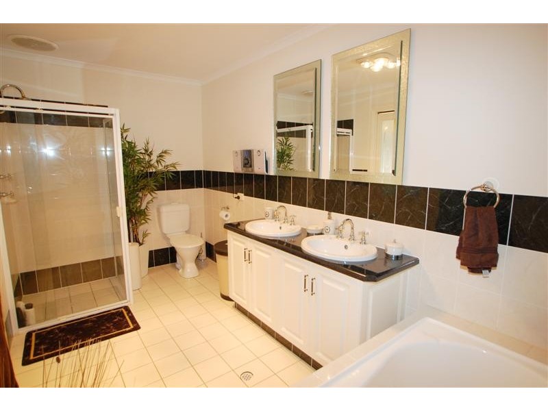 8  Overland Crescent, Sheidow Park SA 5158