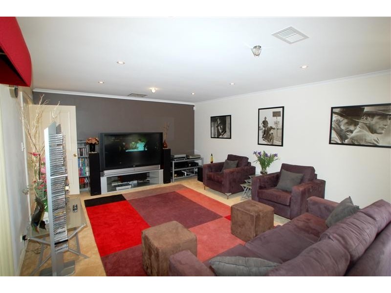 8  Overland Crescent, Sheidow Park SA 5158