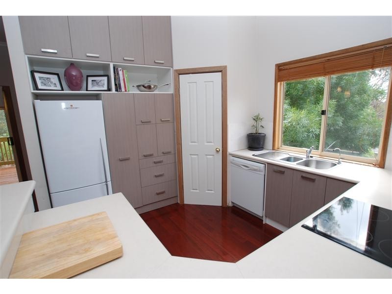 6 Nayook Grove, Happy Valley SA 5159
