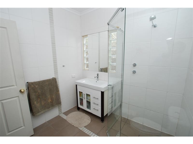6 Nayook Grove, Happy Valley SA 5159