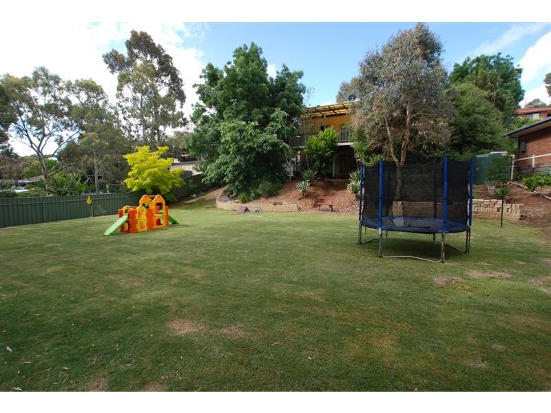 6 Nayook Grove, Happy Valley SA 5159