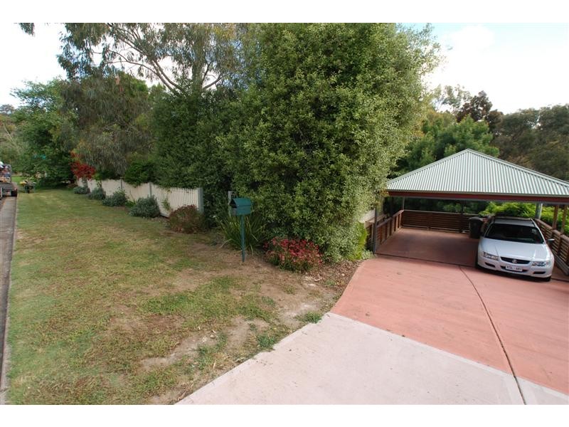 6 Nayook Grove, Happy Valley SA 5159