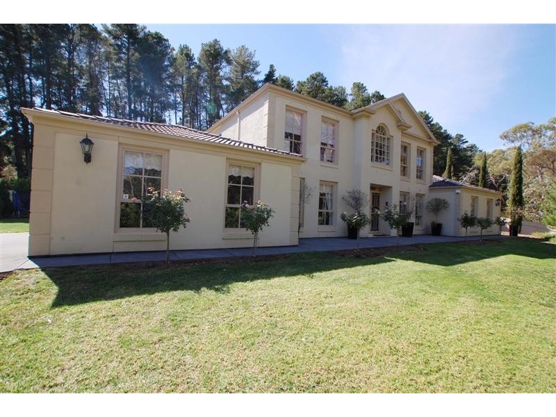 15 Nicholas Walk, Aberfoyle Park SA 5159