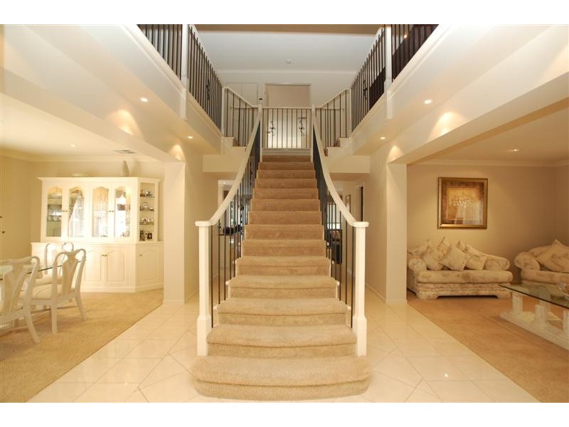 15 Nicholas Walk, Aberfoyle Park SA 5159