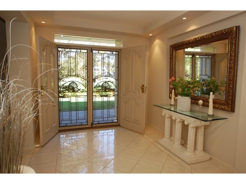 15 Nicholas Walk, Aberfoyle Park SA 5159