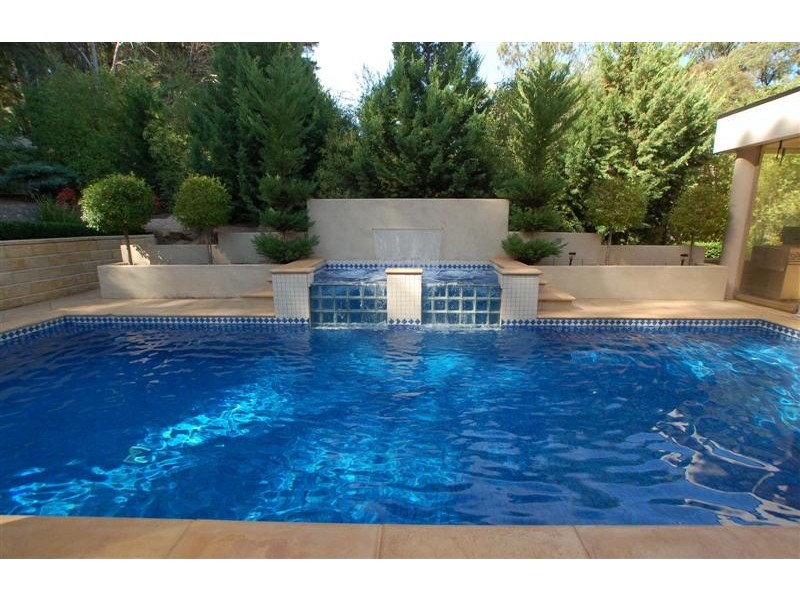 15 Nicholas Walk, Aberfoyle Park SA 5159