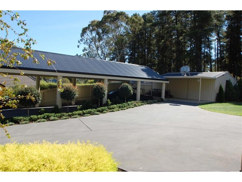 15 Nicholas Walk, Aberfoyle Park SA 5159