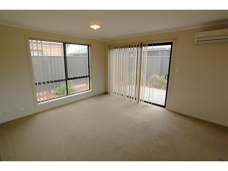 6 Almond Circuit, Munno Para West SA 5115