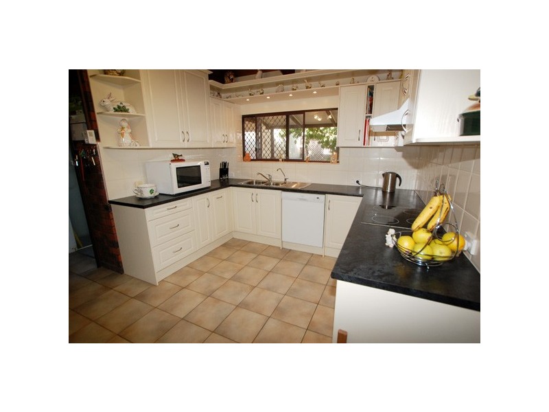 4 Regent Street, Moana SA 5169