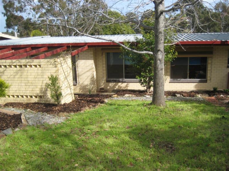 11 Nightingale Cres, O’halloran Hill SA 5158