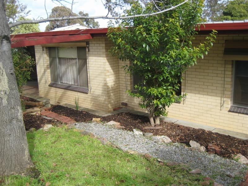 11 Nightingale Cres, O’halloran Hill SA 5158