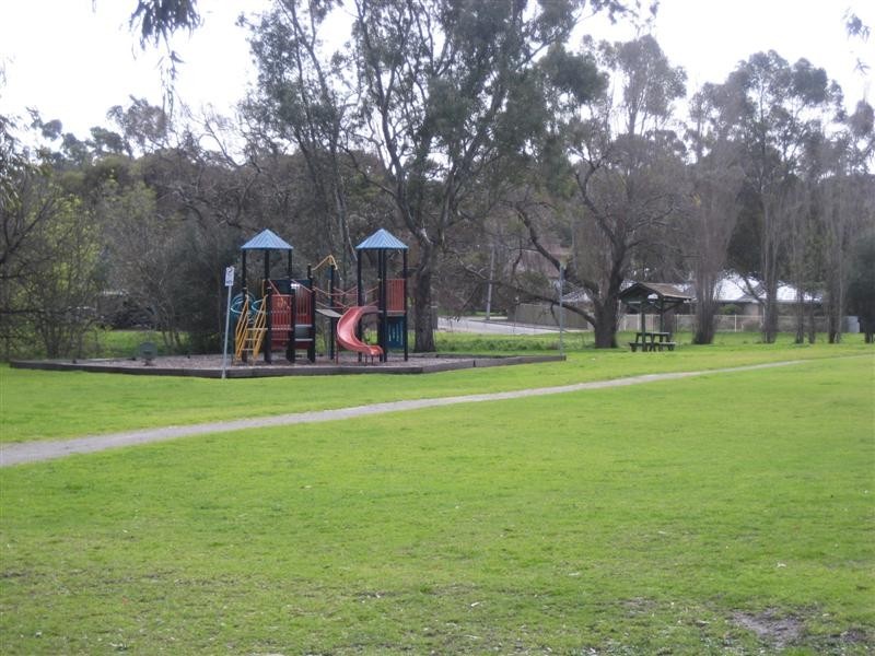 11 Nightingale Cres, O’halloran Hill SA 5158