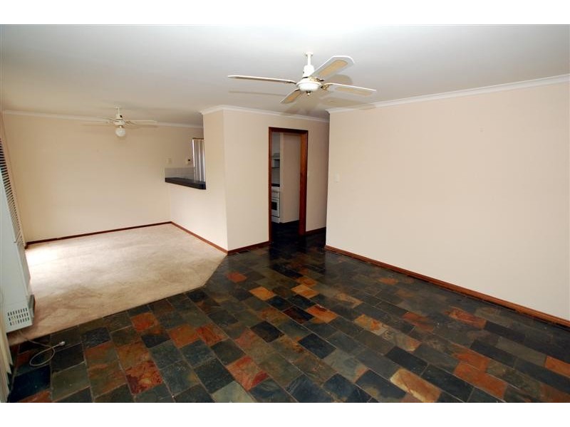 13 Barossa Way, Woodcroft SA 5162