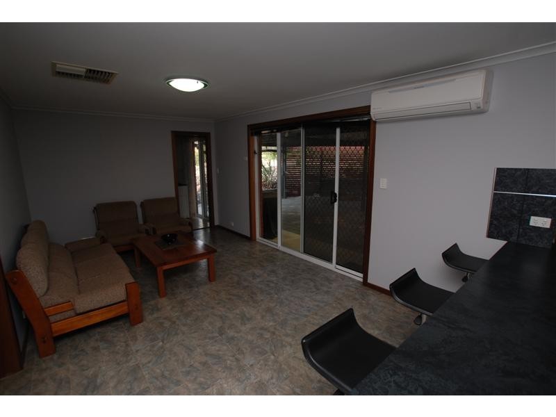 1 Lowell Court, Woodcroft SA 5162