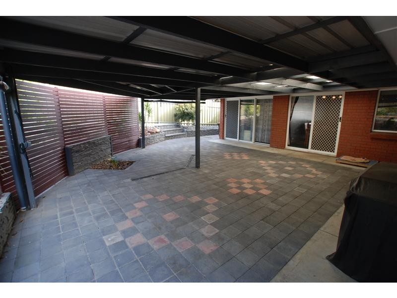 1 Lowell Court, Woodcroft SA 5162