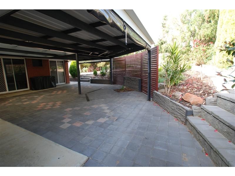 1 Lowell Court, Woodcroft SA 5162