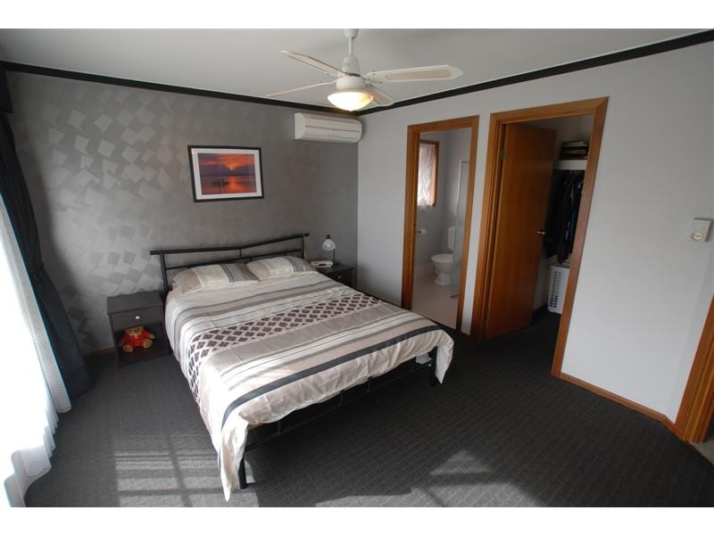1 Lowell Court, Woodcroft SA 5162