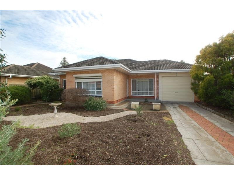 17 Barker Avenue, South Plympton SA 5038