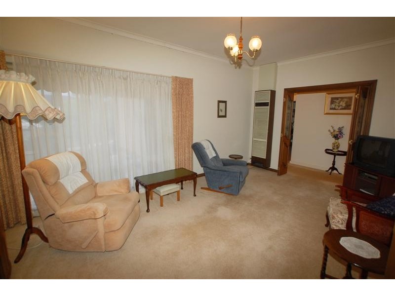 17 Barker Avenue, South Plympton SA 5038