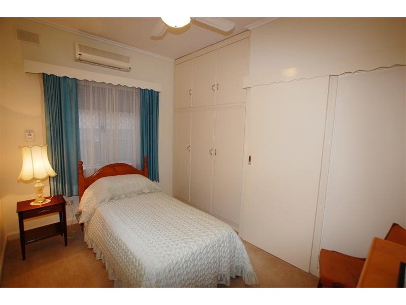17 Barker Avenue, South Plympton SA 5038