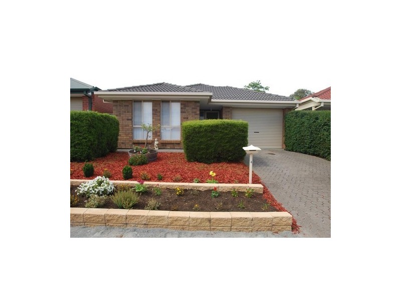 4 Padthaway Court, Woodcroft SA 5162