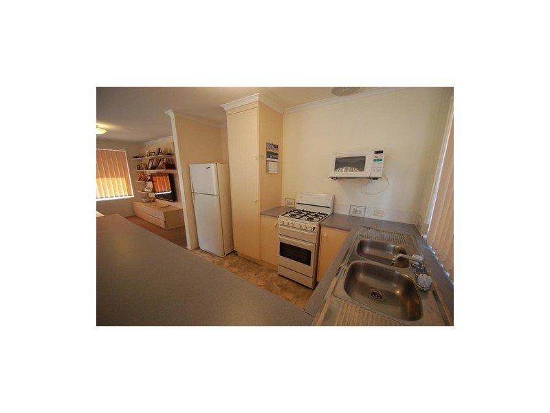 4 Padthaway Court, Woodcroft SA 5162