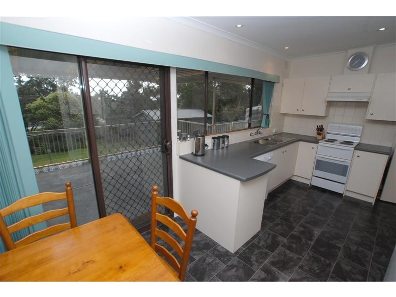 10 Laura Street, Vista SA 5091