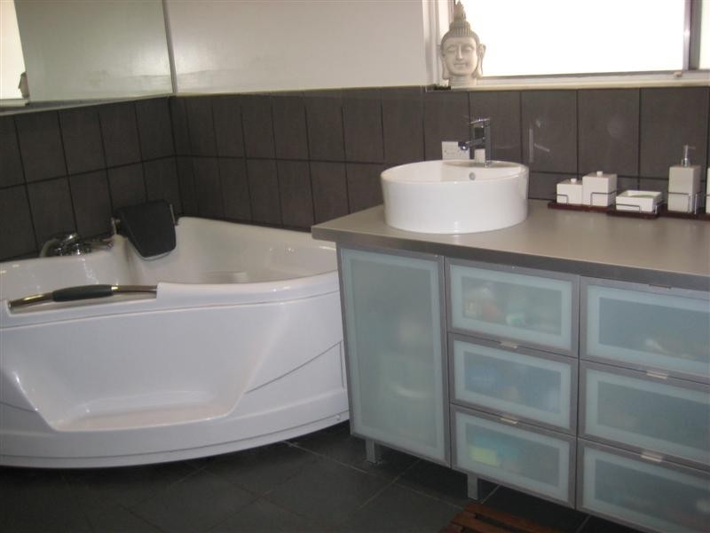 17 Jennifer Drive, Happy Valley SA 5159